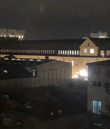 Decembermorgon foto genom vardagsrumsfönstret mot Väderkvarnsgatan o UKK