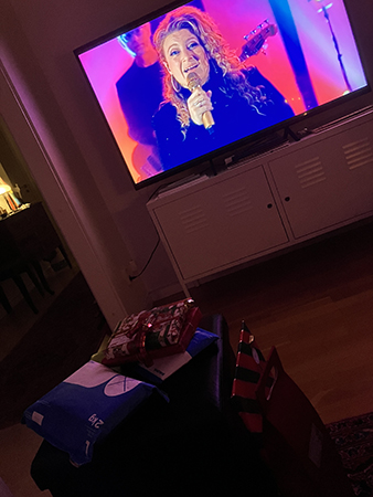 Julklappsöppning med Sarah Dawn Finer