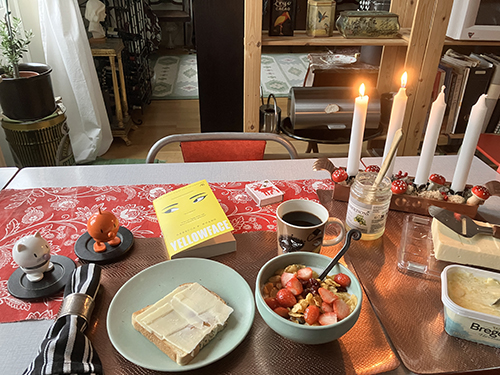 Frukost andra advent med Hopptisarna Yellowface rostat o fil