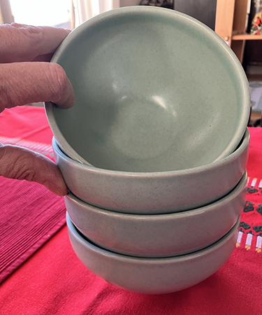 Fyra skålar Höganäs Collection celadon från Uppsala Antik & Vintage