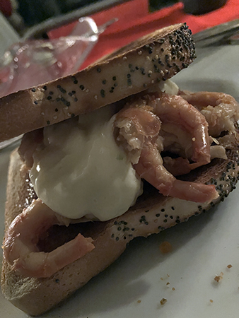 Rökta räkor med limeaioli på rostat bröd nyårsafton 2025