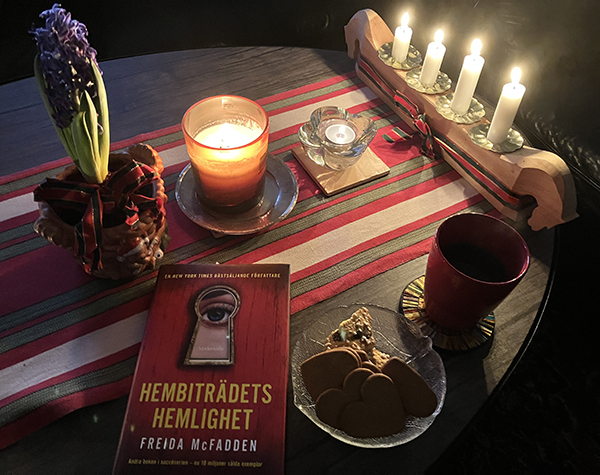 Annadagsfika med Hembiträdets hemlighet hyacint hästastaken pepparkakor o saffransskorpor