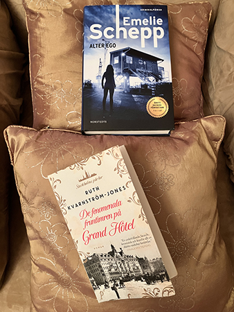 Böckerna De fenomenala fruntimren på Grand Hôtel och Alter ego