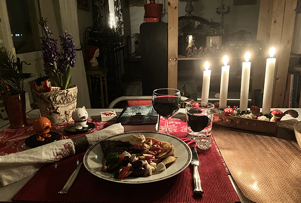 Fjärdeadventmiddag kalkon rödvin Hopptisarna På ett ögonblick tänd kopparstake