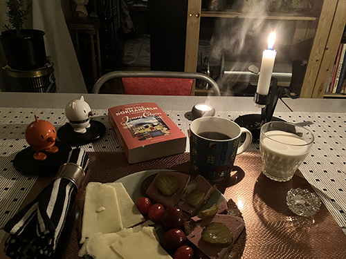 Kaffe o smörgås med Hopptisarna och Den lilla bokhandeln i hamnen