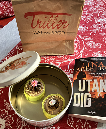 Två Noisette Trillerpåse o boken Utan dig