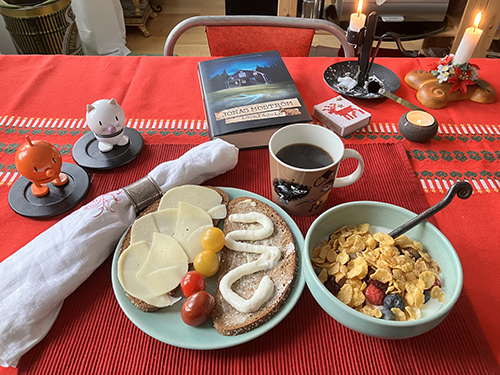 Frukost med Hopptisarna och Lockfågeln Frukost med Hopptisarna och Lockfågeln