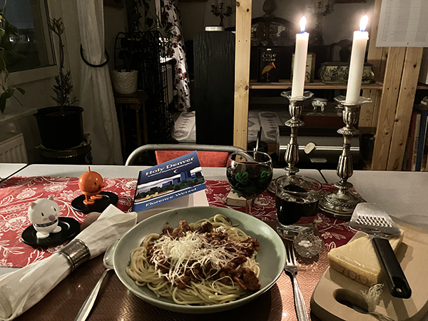 Italiensk pastamiddag med Hopptisarna Holy Denver och Mandato i glaset Italiensk pastamiddag med Hopptisarna Holy Denver och Mandato i glaset