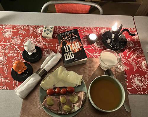 Mackor o tomatsoppa en onsdag med Hopptisarna och Utan dig