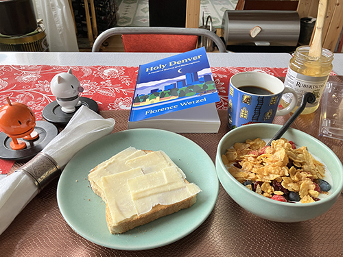 Söndagsfrukost med Hopptisarna Holy Denver rostat bröd o fil Söndagsfrukost med Hopptisarna Holy Denver rostat bröd o fil