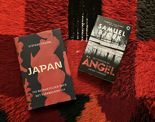 Böckerna Japan och Det hänger en ängel ensam i skogen