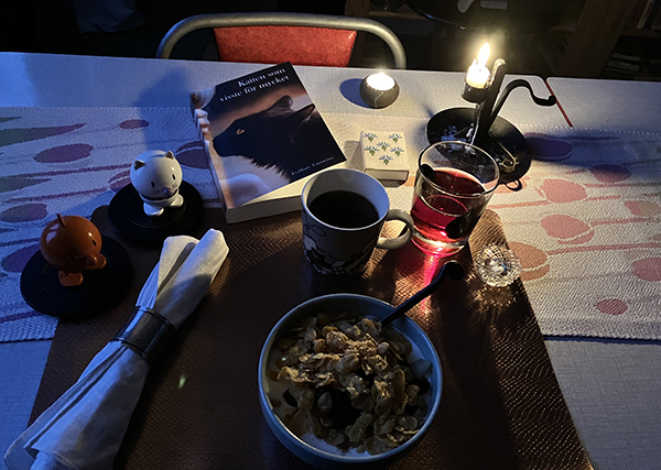 Filfrukost med Hopptisarna o Katten som visste för mycket