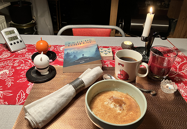 Fredagsfrukost med risgrynsgröt Hopptisarna En guds födelse och levande ljus