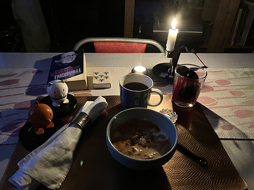 Grötfrukost med Hopptisarna Kerstin Thorvall o levande ljus Grötfrukost med Hopptisarna Kerstin Thorvall o levande ljus