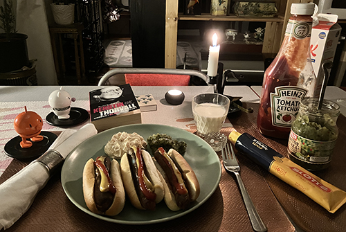 Kycklingkorvar med bröd Hopptisarna Kerstin Thorvallbiografin