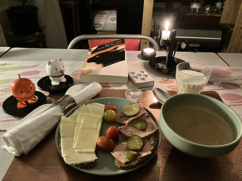 Mackor och skogssvampsoppa Hopptisarna och kattboken