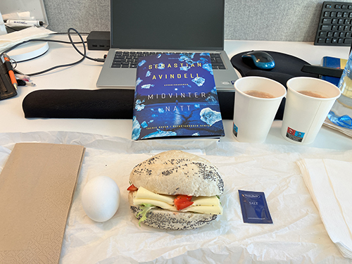 Skrivbordslunch med Midvinternatt