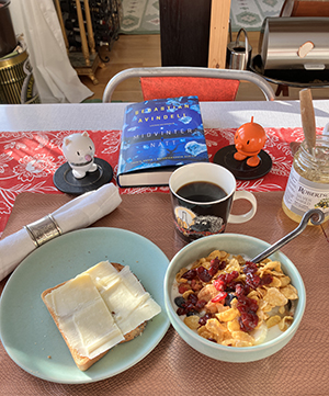 Söndagsfrukost med Hopptisarna o Midvinternatt rostat o fil