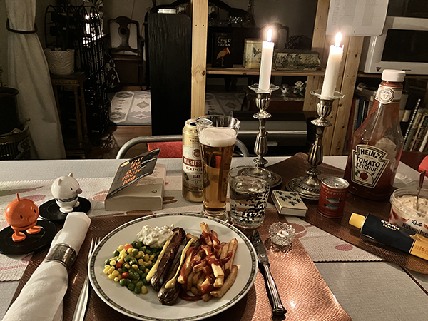 Söndagsmiddag kycklingkorv o pommes med grönsaker o räksallad öl Hopptisarna Dit du går följer jag levande ljus Söndagsmiddag kycklingkorv o pommes med grönsaker o räksallad öl Hopptisarna Dit du går följer jag levande ljus