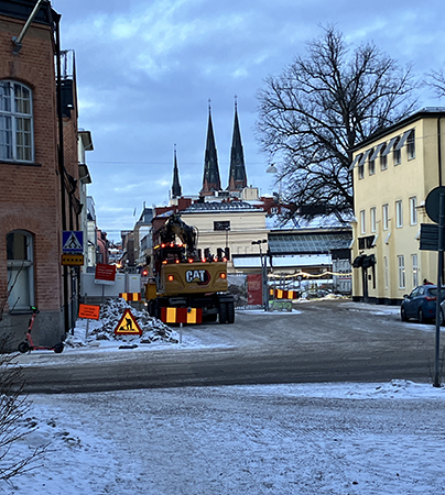 St Perövergången med domkyrkotornen bakom