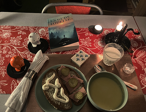 Thaisoppa och smörgås med Hopptosarna levande ljus och En guds födelse