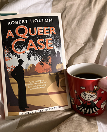 A queer case och kaffe på sängen
