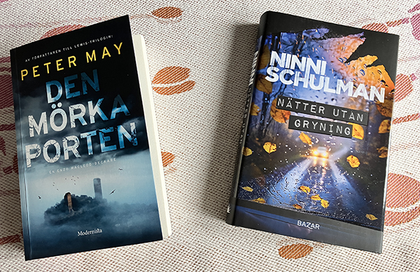 Böckerna Den mörka porten och Nätter utan gryning