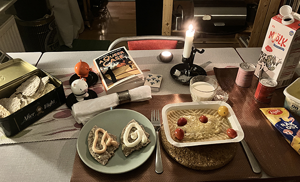 Fiskgratäng med knäckemackor Hopptisarna o A queer case