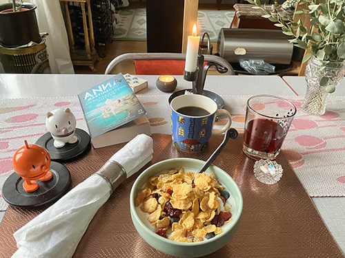 Frukost med Hopptisarna levande ljus o Ambassadörens dotter