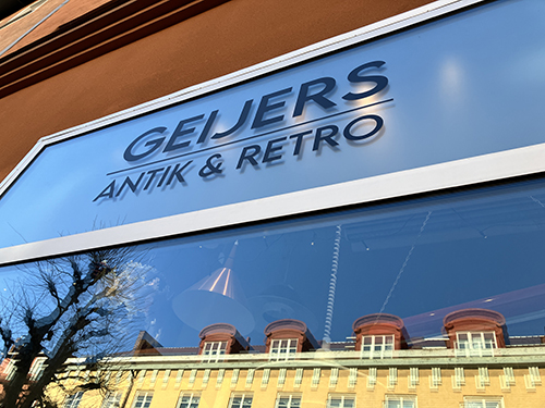 Geijers antik o retro skylt
