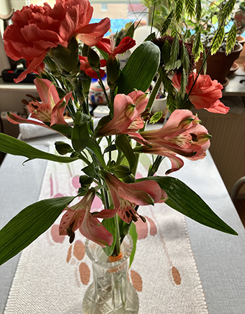 Helgbukett i orange 21 mars 2026