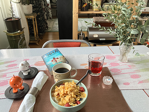 Måndagsfrukost med Hopptisarna o Ambassadörens dotter Måndagsfrukost med Hopptisarna o Ambassadörens dotter