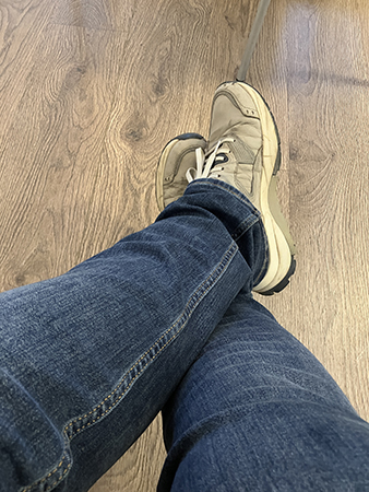 Mina jeansben i väntrummet