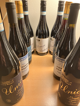Nio flaskor vin från Piemonte