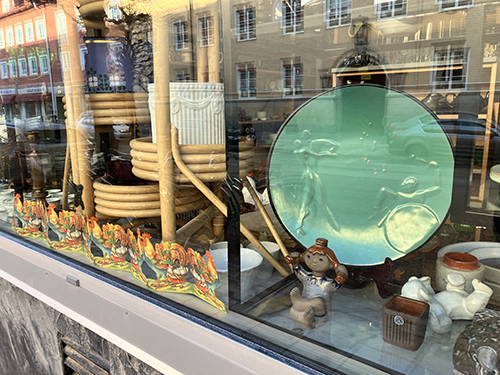 Skyltfönster till Geijers antik o retro