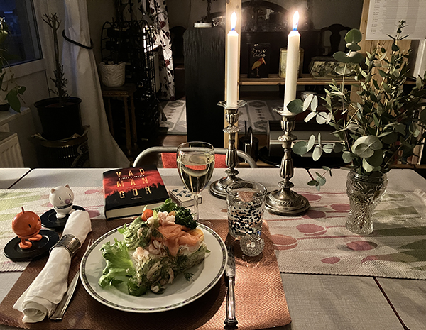 Smörgåstårta o vitt vin Vad män gör Hopptisarna o levande ljus