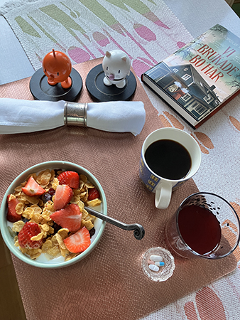 Stående frukost med Hopptisarna och Vi brukade bo här Stående frukost med Hopptisarna och Vi brukade bo här