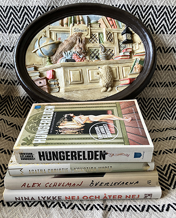 Beige måndagshög 2026