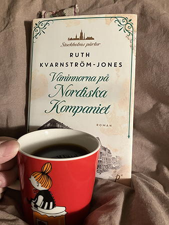 En mugg morgonkaffe med Väninnorna på NK En mugg morgonkaffe med Väninnorna på NK