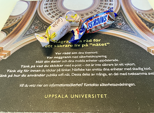 Godis från L på mitt skrivbord