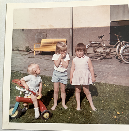 Hemma på gården med lille Per och Lena Kling Kling 1967