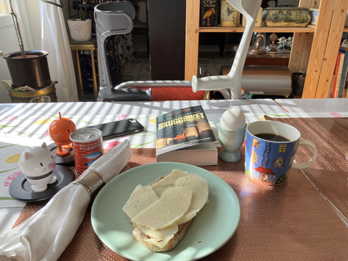 Hemmalunch med Hopptisarna o Skuggriket rostat bröd ägg o kaffe kryckor Hemmalunch med Hopptisarna o Skuggriket rostat bröd ägg o kaffe kryckor