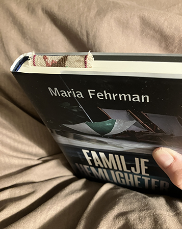 Hundra sidor kvar i Familjehemligheter