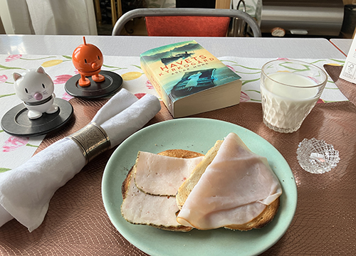 Rostade mackor med kallskuren kalkon o kyckling mjölk Hopptisarna Havets kyrkogård