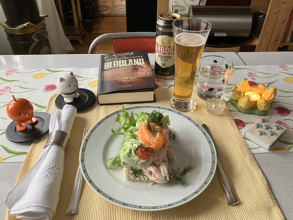 Smörgåstårta med extra stark öl påskljus Hopptisarna o Blodland