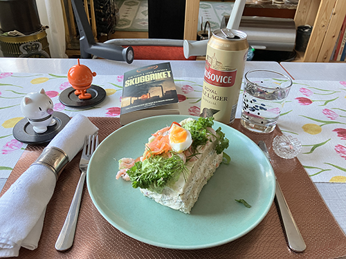 Smörgåstårta och Krusovice med Hopptisarna och Skuggriket Smörgåstårta och Krusovice med Hopptisarna och Skuggriket