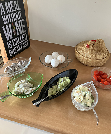 Tre sorters sill kokta ägg Alséns röra tomater påskhöna