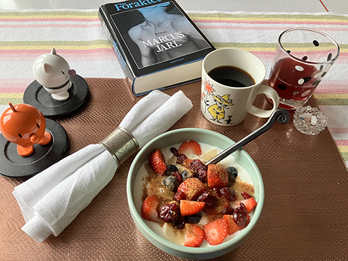 Fil med bär frukost Hopptisarna o Föraktet