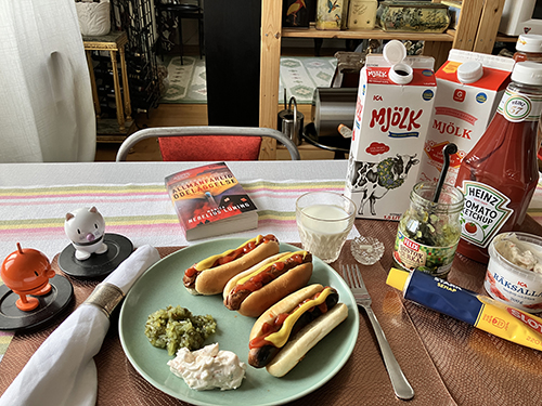 Grillade kycklingkorvar med bröd Hopptisarna o Allmänfarlig ödeläggelse Grillade kycklingkorvar med bröd Hopptisarna o Allmänfarlig ödeläggelse