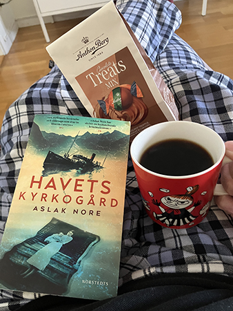 Kvällskaffe med Treats och Havets kyrkogård